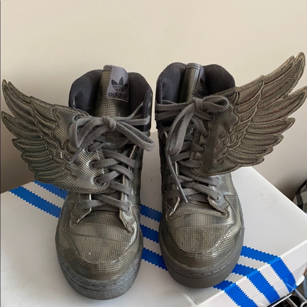 Authentic Jeremy Scott (adidas) size 5